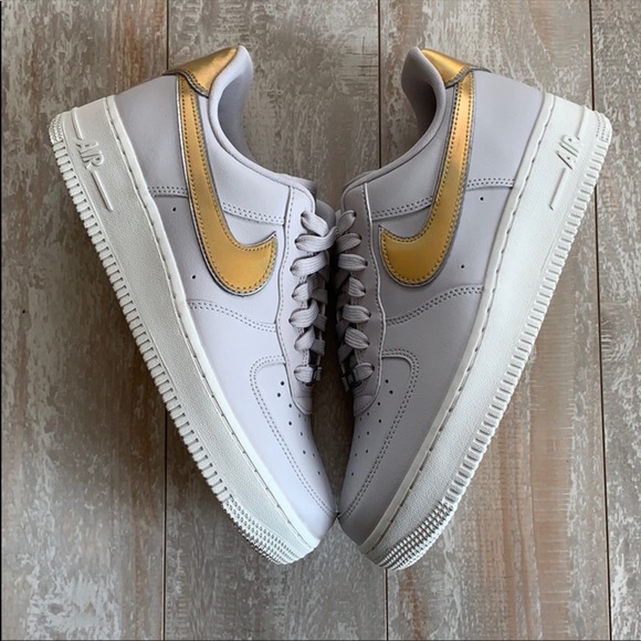 NWT Nike Air Force 1 gold swoosh - Picture 2 of 7